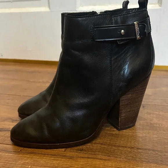 Coach Womens Hewes Safari Leather Almond Toe Ankle buckle black Booties 7 - Picture 8 of 9